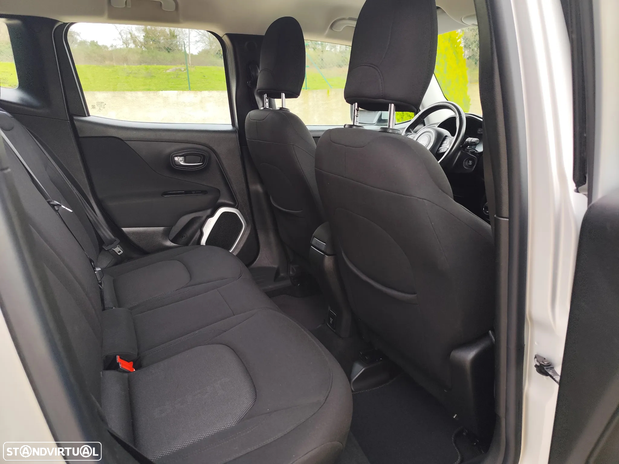 Jeep Renegade - 8
