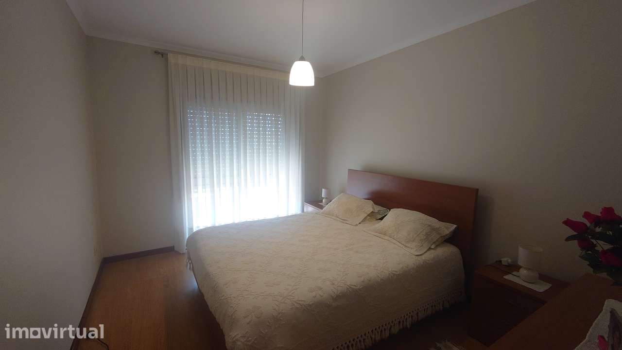 Arrendo apartamento T2 mobilado junto ao metro - Grande imagem: 3/5