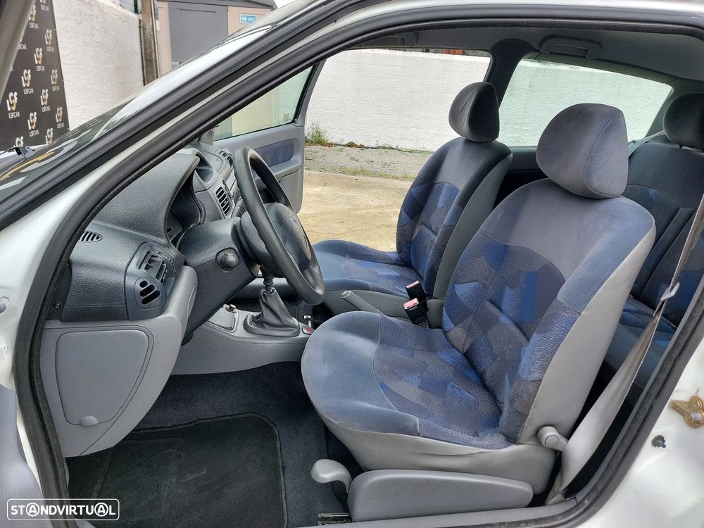 Renault Clio 1.2 RT - 10