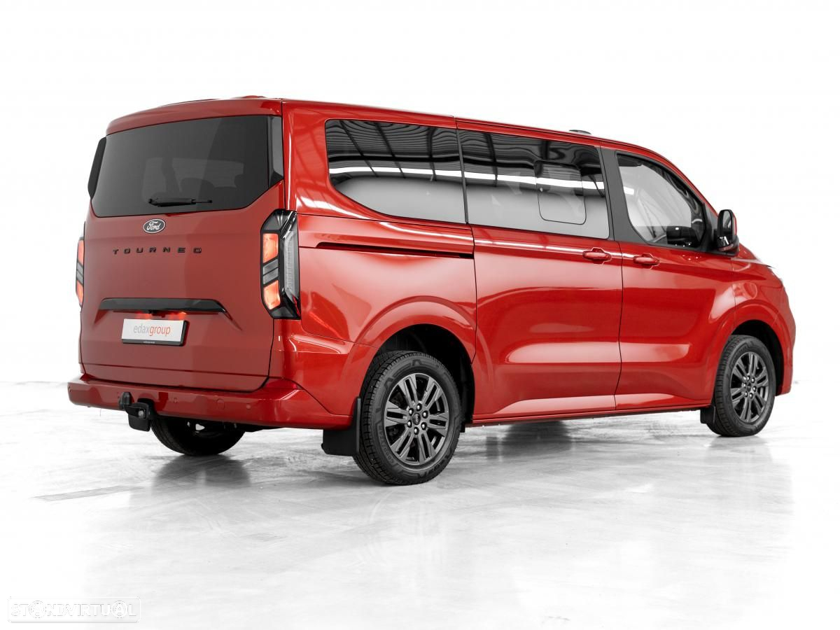 Ford Tourneo Custom 320 L1H1 VA Auto Titanium - 3
