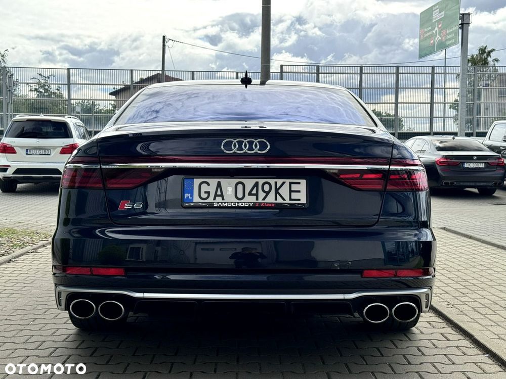 Audi S8 - 7