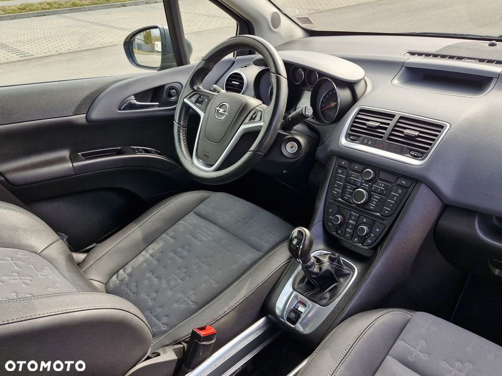 Opel Meriva 1.4 T Cosmo S&S - 24