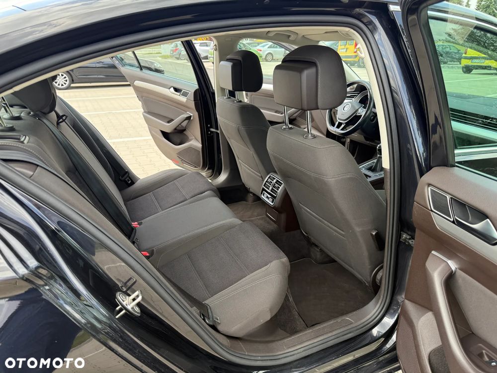 Volkswagen Passat 2.0 TDI BMT Comfortline - 16