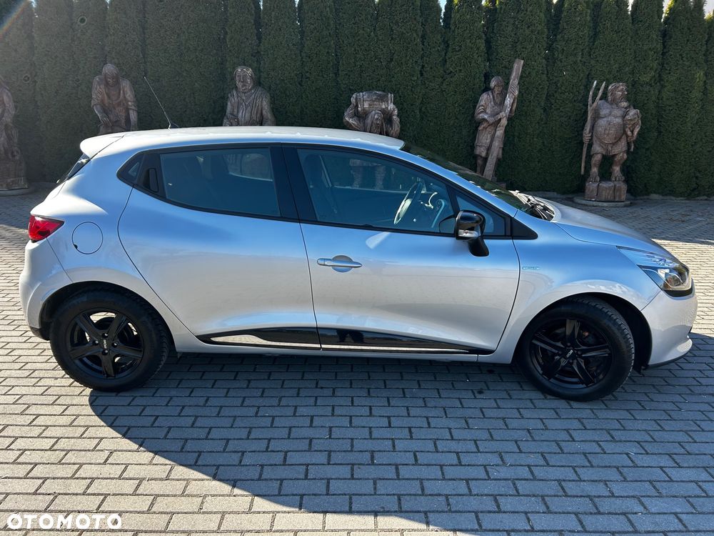 Renault Clio 1.2 16V 75 Limited - 13