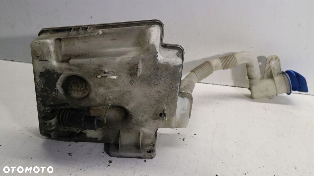 zbiorniczek spryskiwaczy vw golf v 1.9 tdi - 3