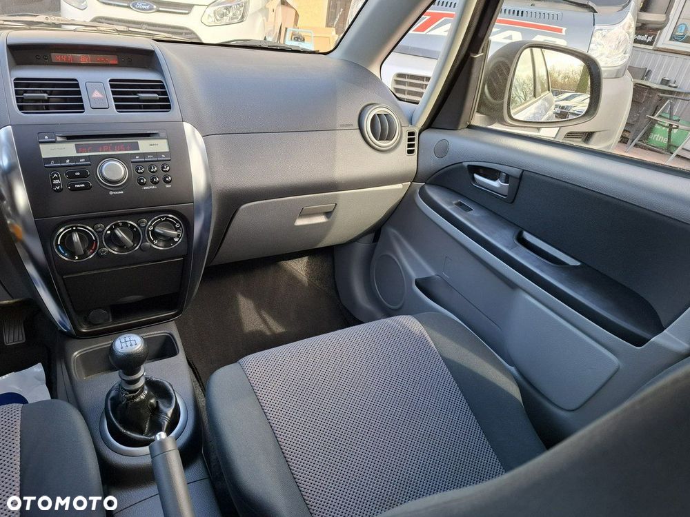 Suzuki SX4 1.9 DDiS DPF 4x2 Comfort - 17