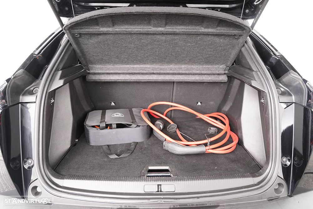 Peugeot e-2008 50 kWh GT - 19