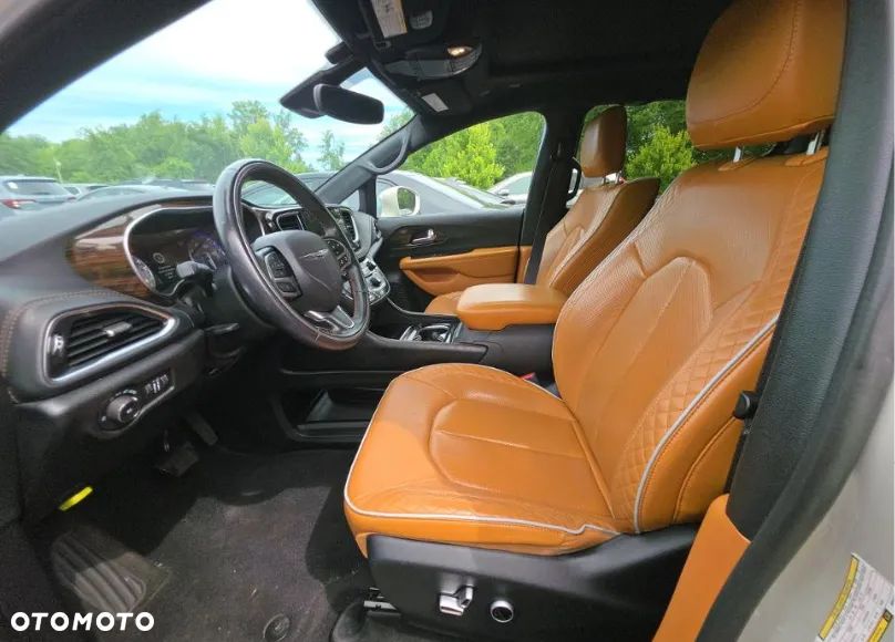 Chrysler Pacifica - 7