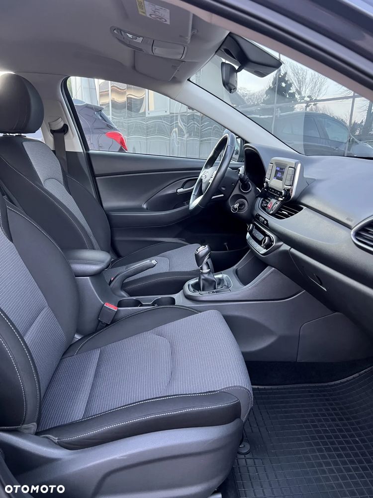 Hyundai i30 1.5 DPI Classic + - 9