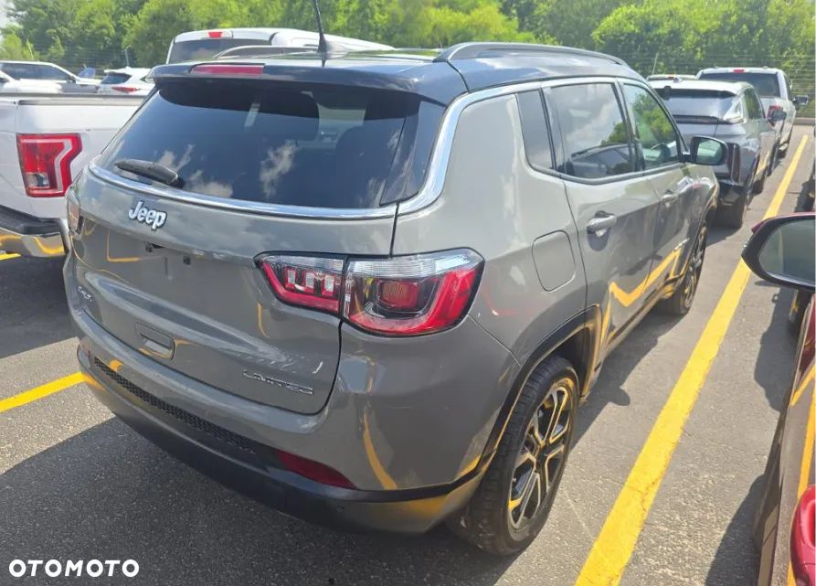 Jeep Compass - 4