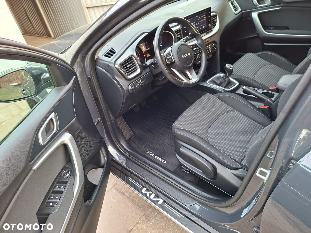 Kia XCeed - 10