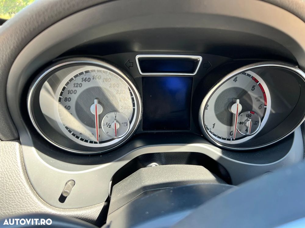 Mercedes-Benz GLA 200 d 4MATIC Aut. - 12