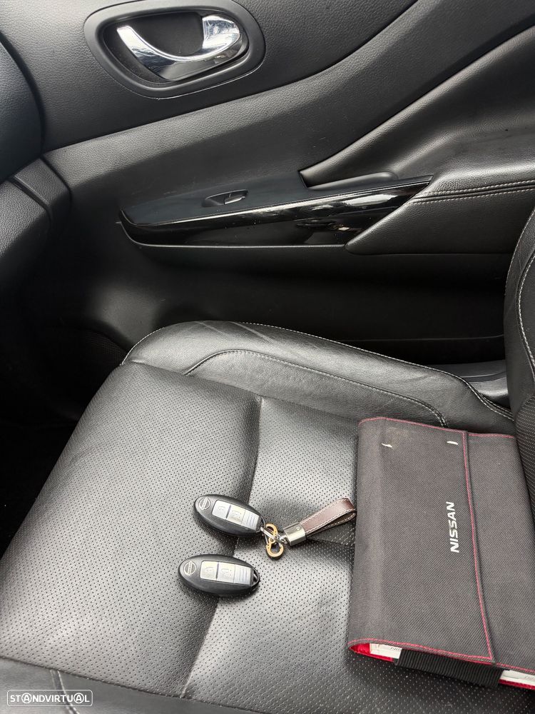 Nissan Navara 2.3 dCi CD 4WD Tekna Auto - 13