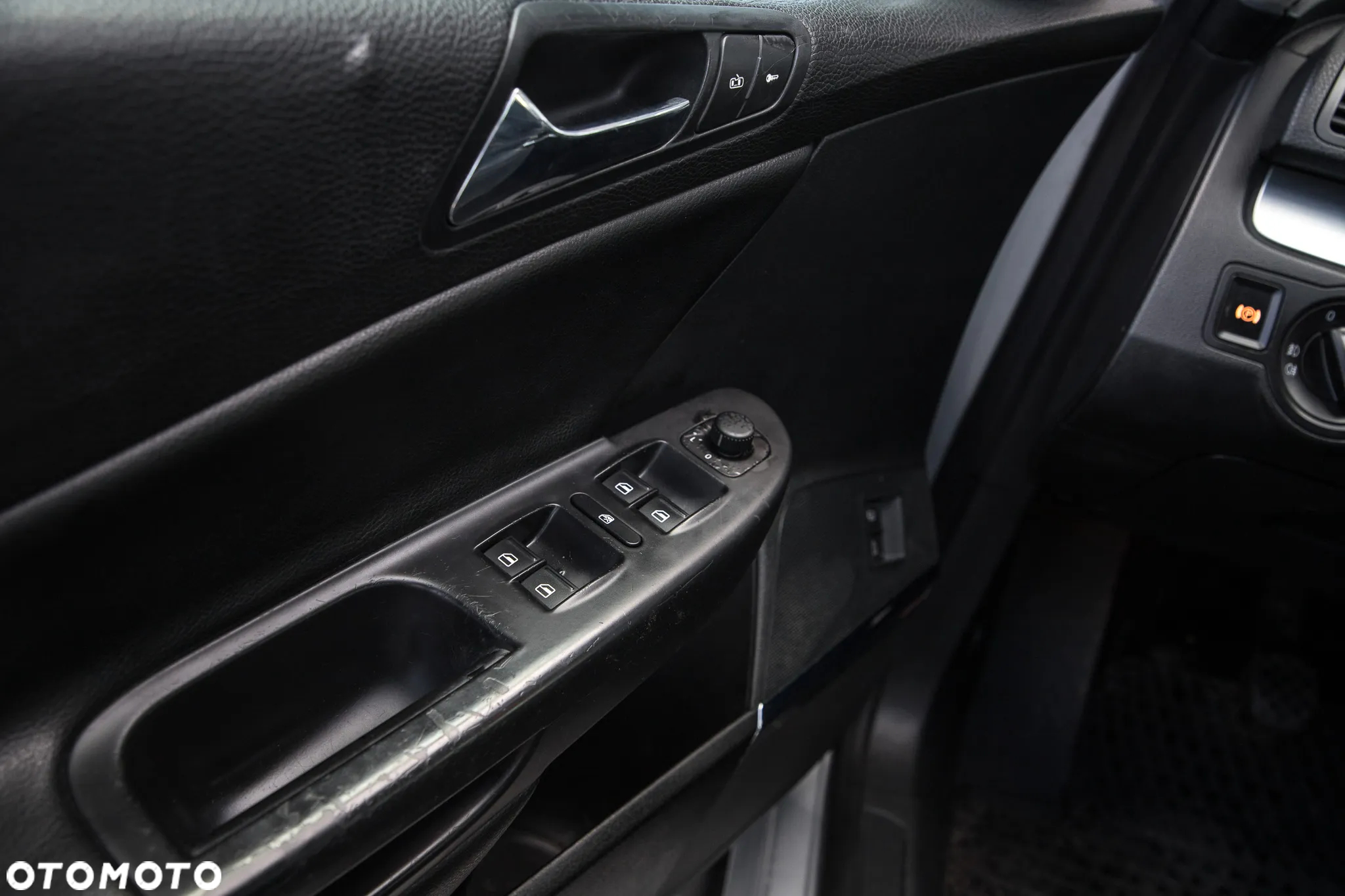 Volkswagen Passat 2.0 TDI Highline - 13