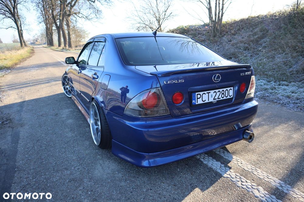 Lexus IS - 23