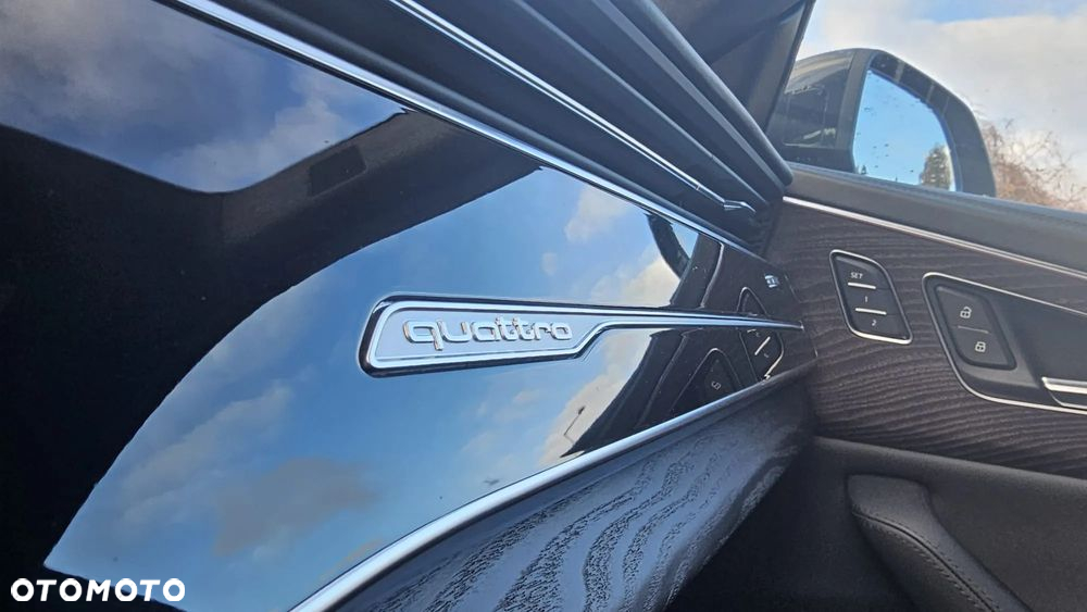 Audi Q8 - 8