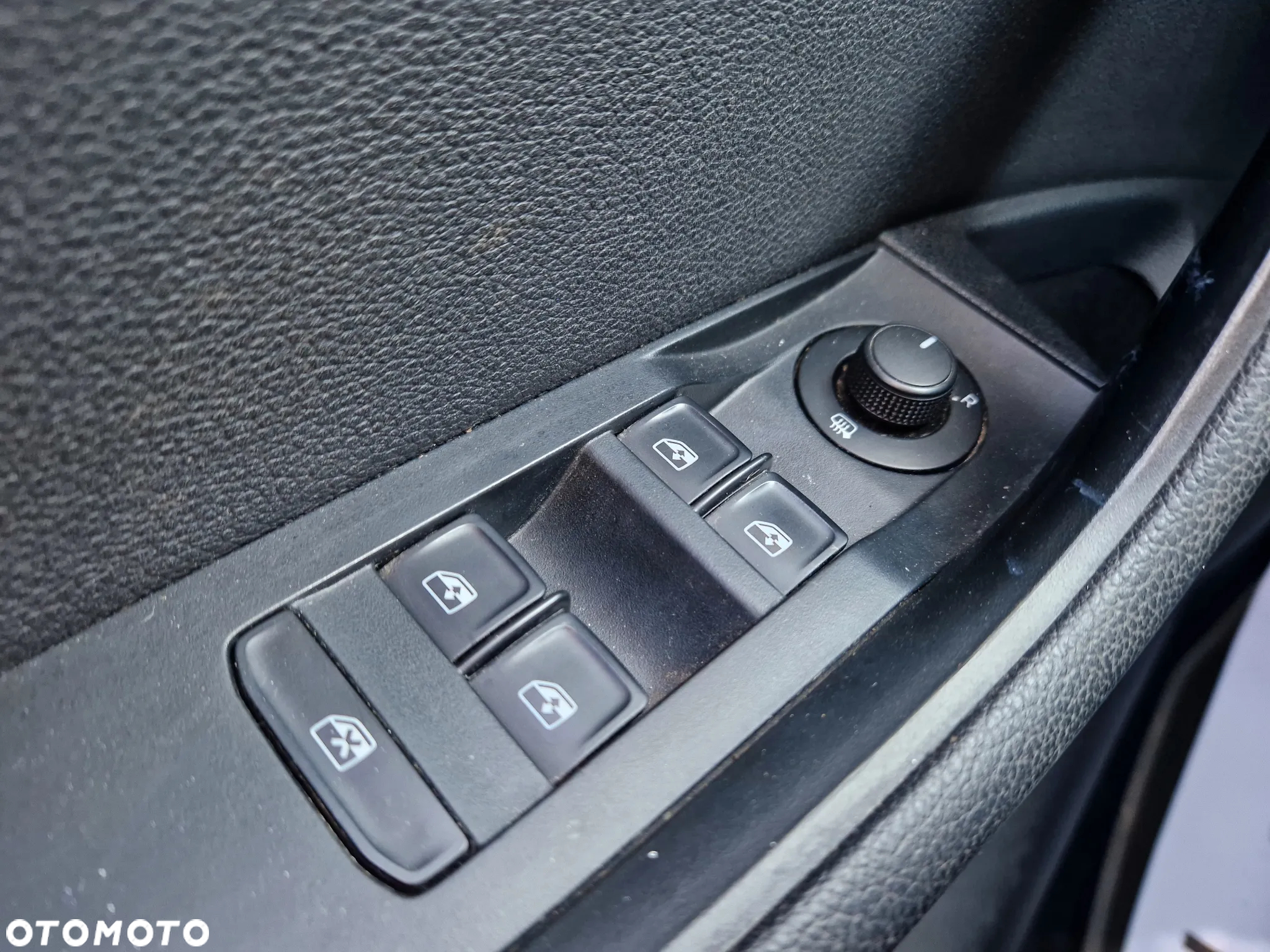 Skoda Superb 2.0 TDI DSG Ambition - 27