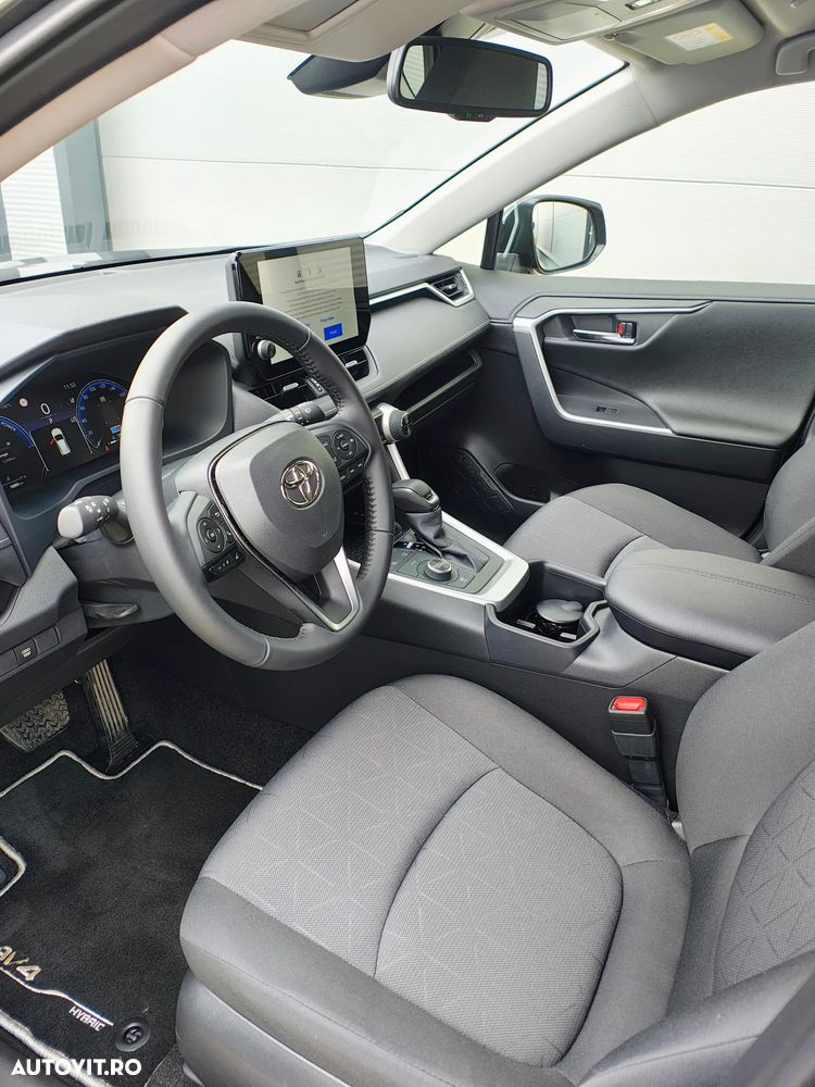 Toyota RAV4 - 8