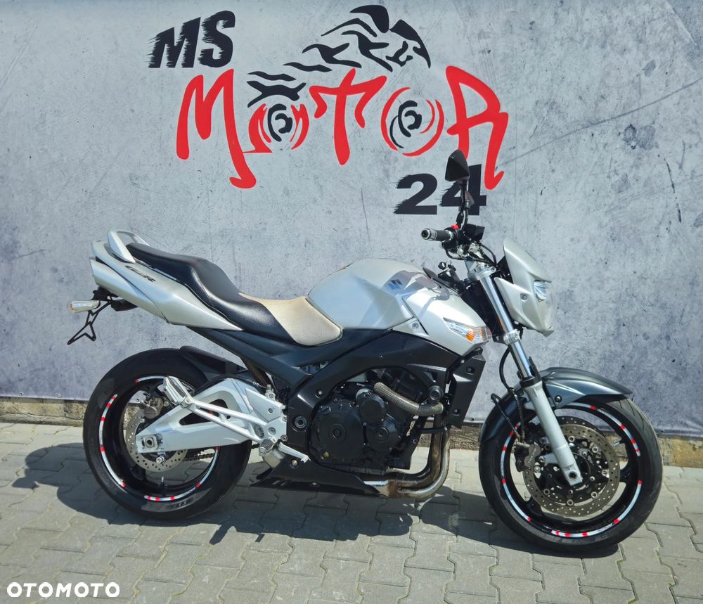 Suzuki GSR - 1