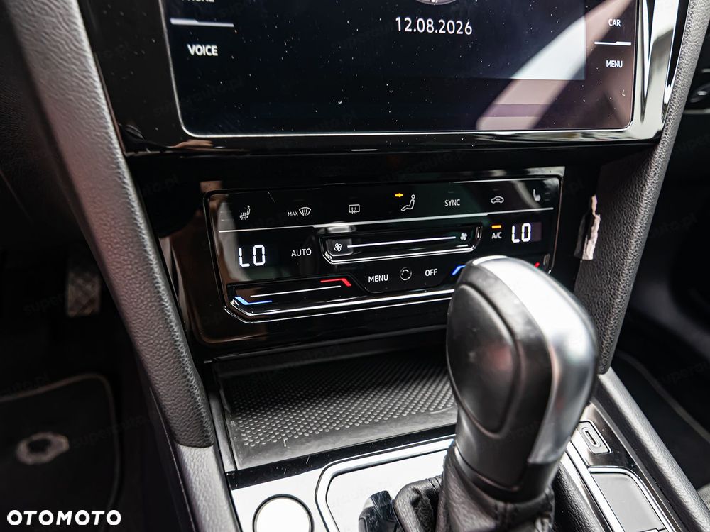 Volkswagen Passat - 19