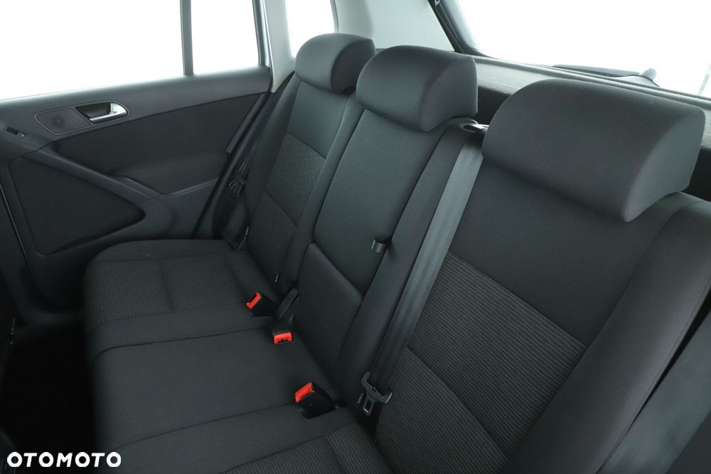 Volkswagen Tiguan - 24