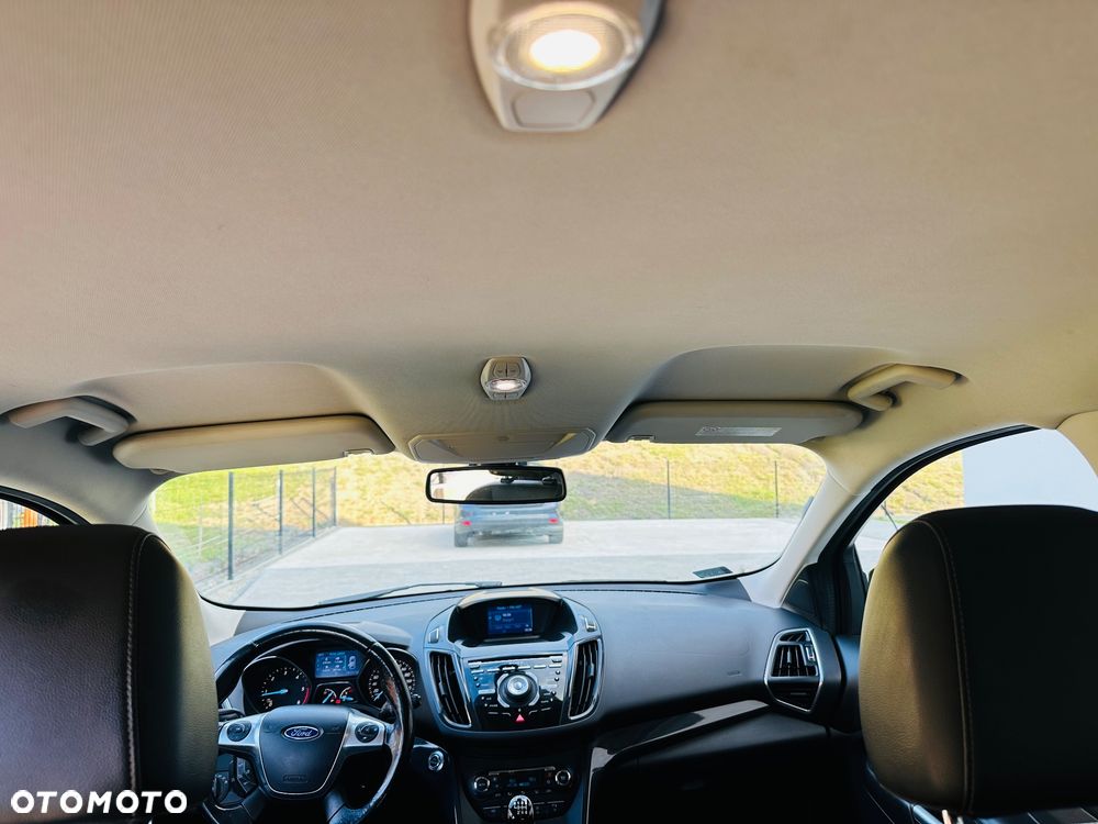 Ford Kuga 2.0 TDCi 4x4 Titanium - 37