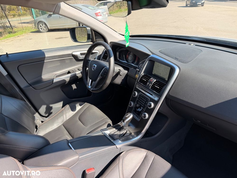 Volvo XC 60 D4 Geartronic Summum - 8