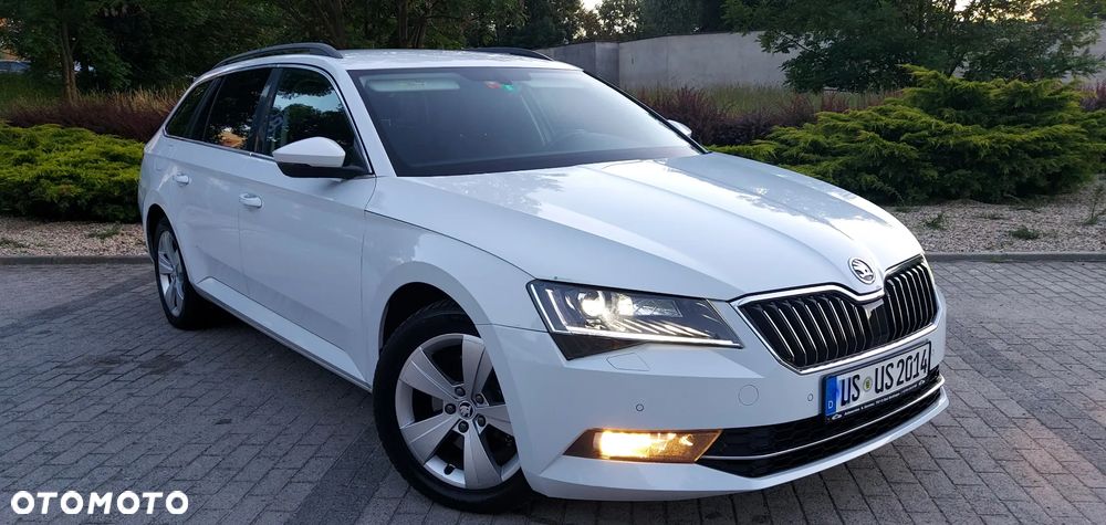 Skoda Superb 2.0 TDI Premium Edition - 8