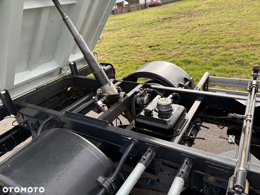 Iveco DAILY 70C17/Wywrot na 3strony/DMC 7000Kg/Żuraw/Klima/Super stan - 18