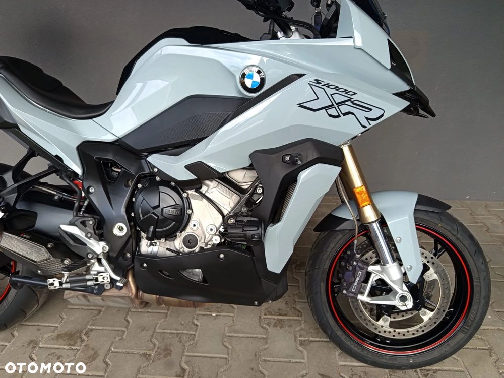 BMW S - 4