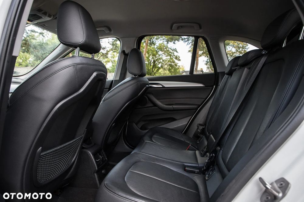 BMW X1 sDrive18d - 26