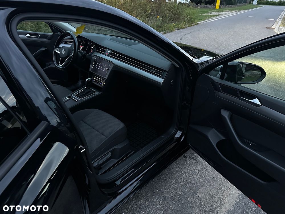 Volkswagen Passat - 17