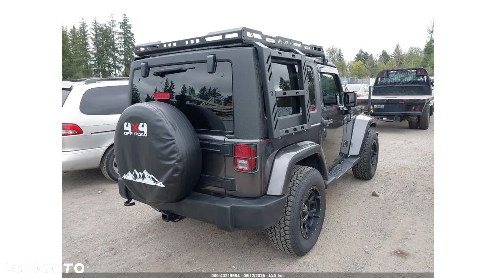 Jeep Wrangler - 4