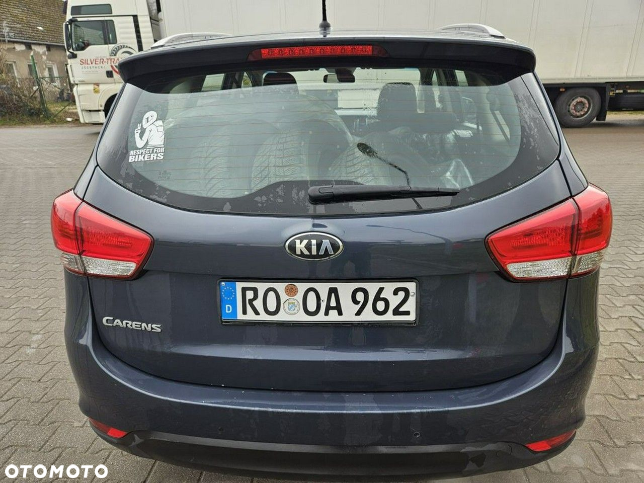 Kia Carens - 4