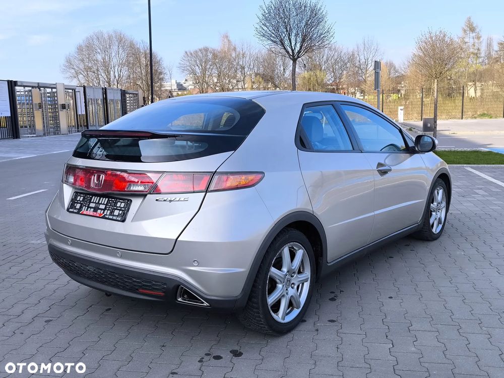Honda Civic 1.8 Executive - 22