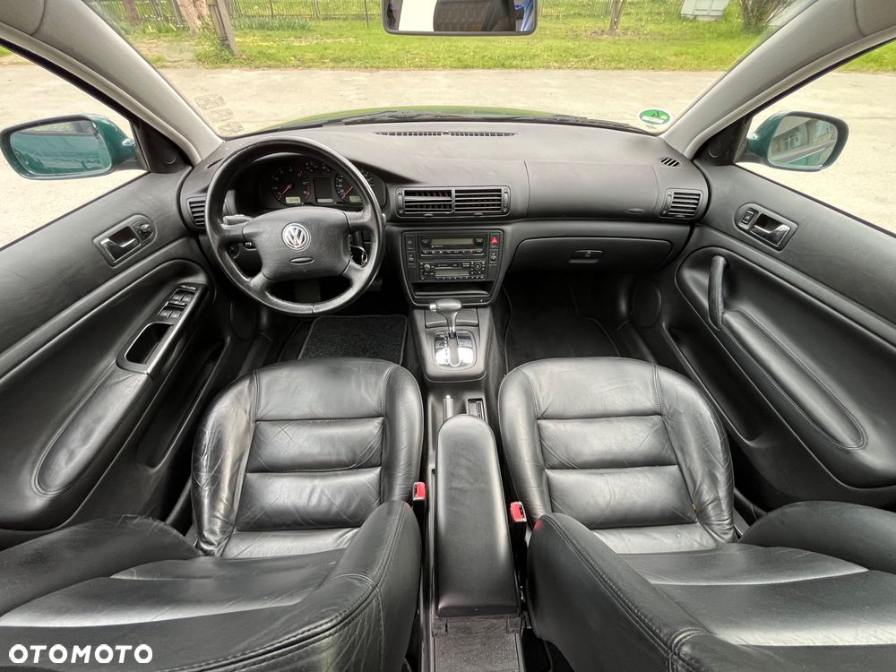 Volkswagen Passat - 12