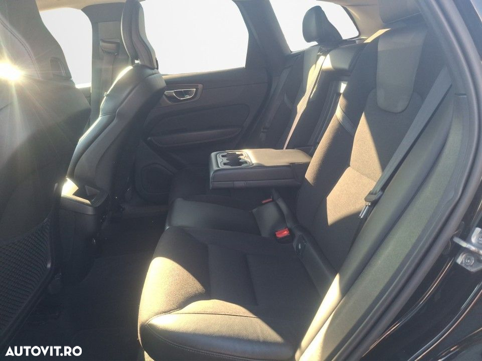 Volvo XC 60 D5 AWD Momentum - 12