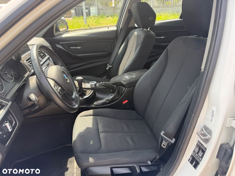 BMW Seria 3 318d Sport Line - 10