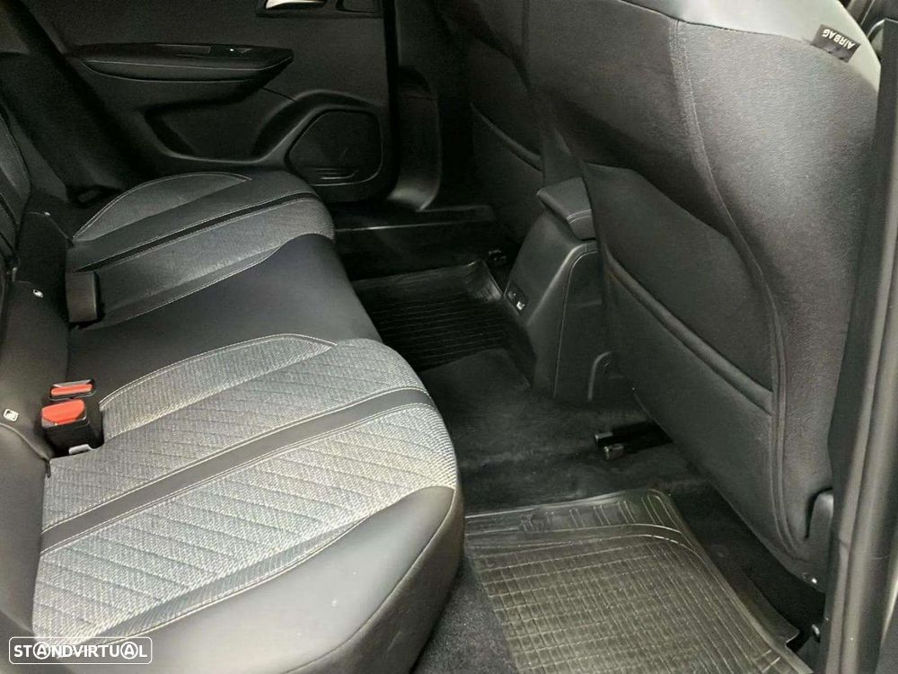 Peugeot 2008 1.2 PureTech Allure - 17