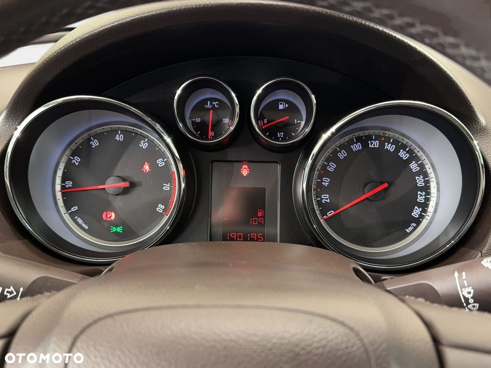 Opel Insignia - 17