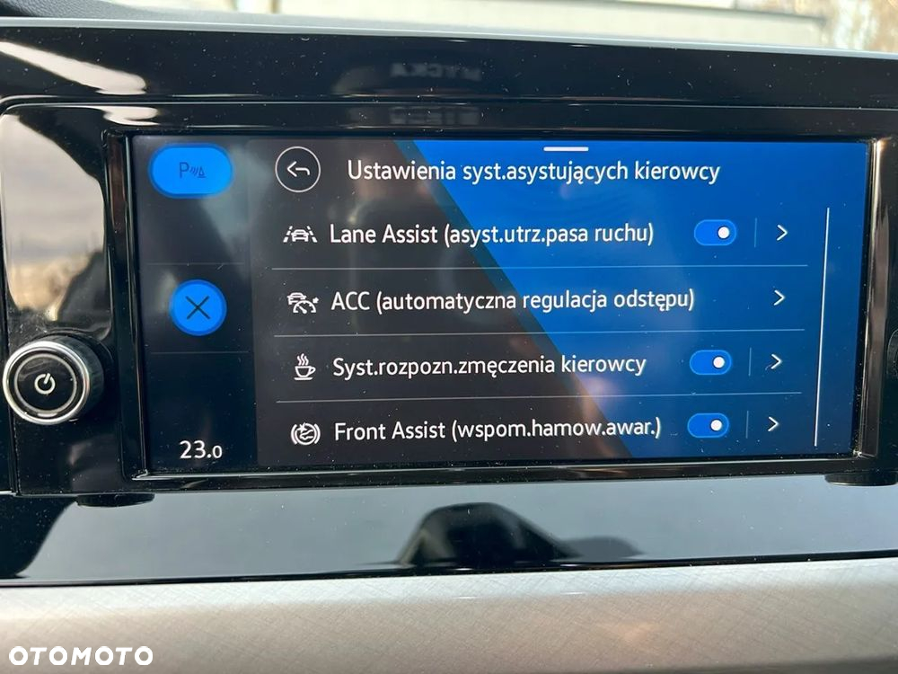 Volkswagen Golf - 32