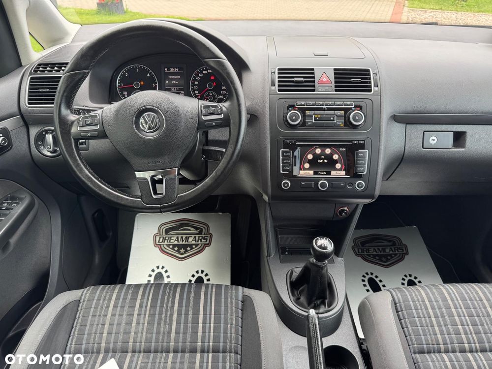 Volkswagen Touran - 18