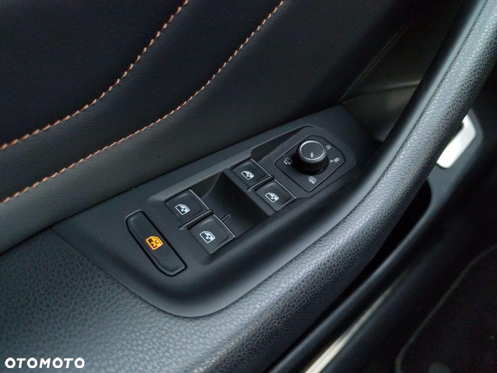 Volkswagen Passat 2.0 TSI Business DSG - 17