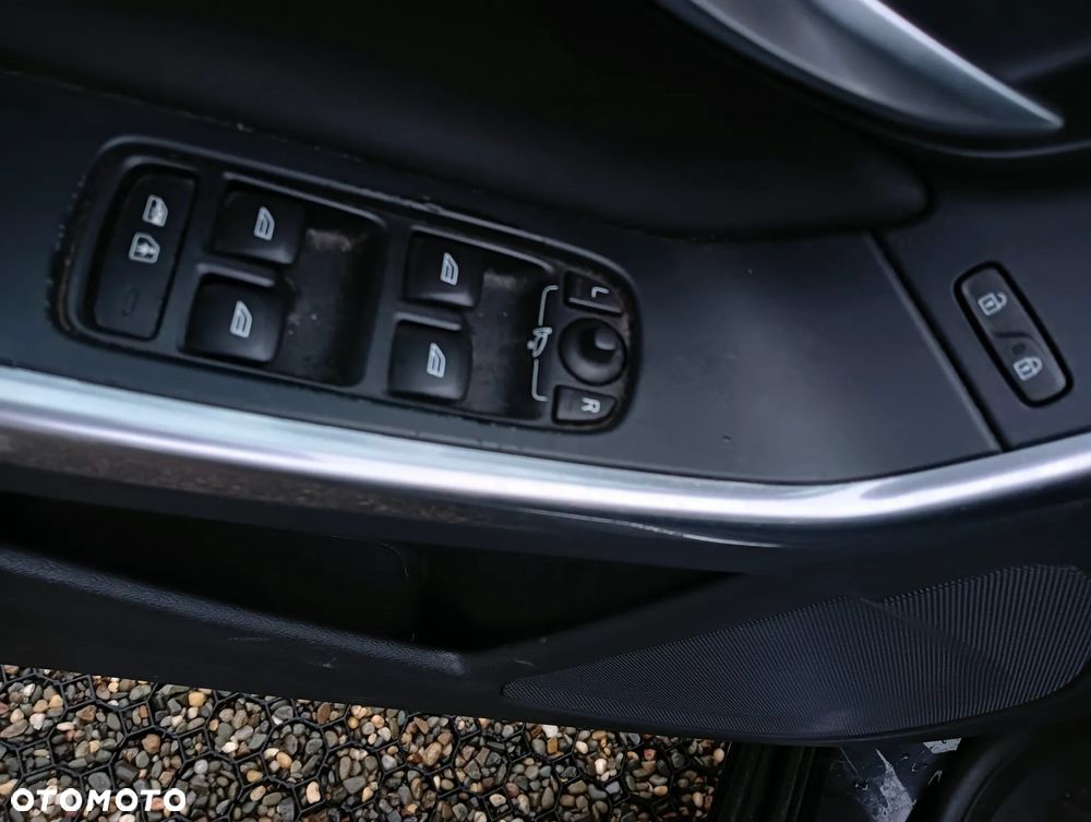 Volvo V60 D3 Momentum - 23