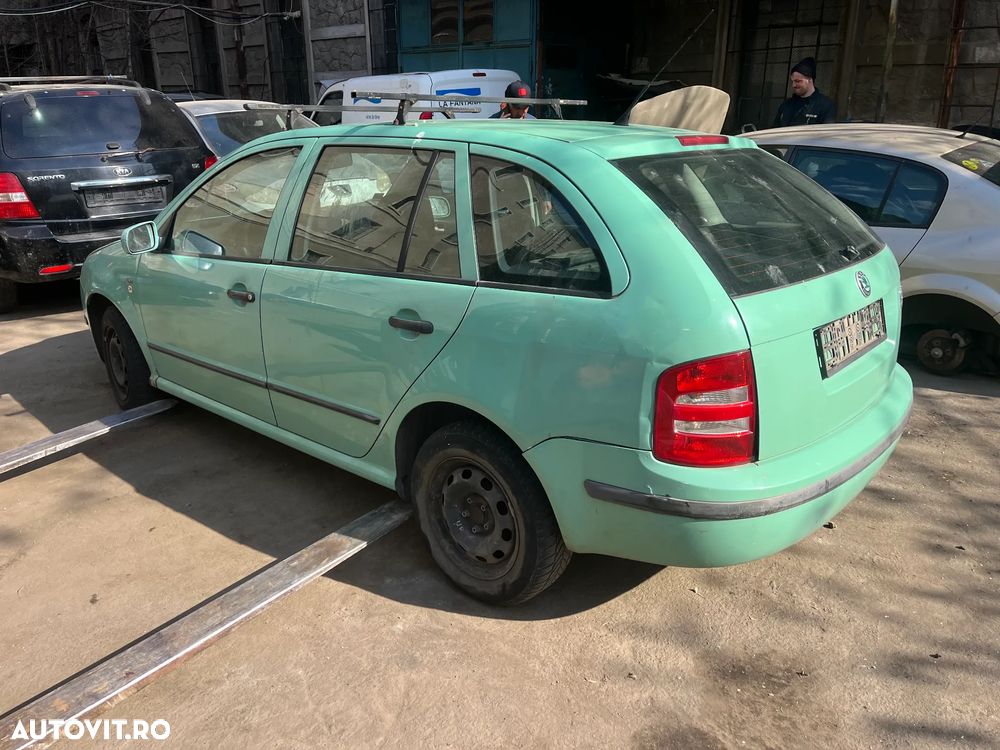 Dezmembrez Skoda Fabia 1 break verde 1,4 16v 2003 - 8