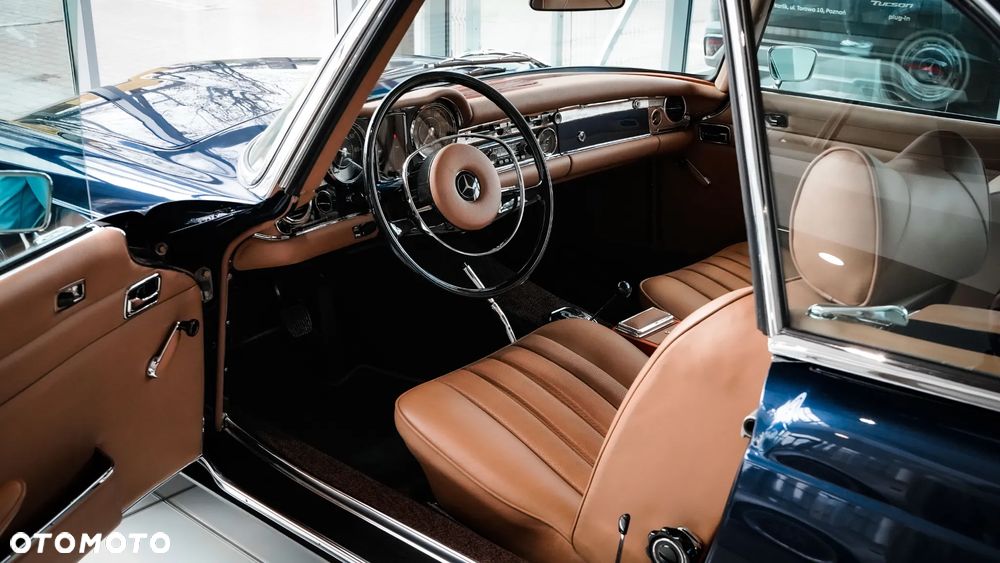 Mercedes-Benz 280 - 24