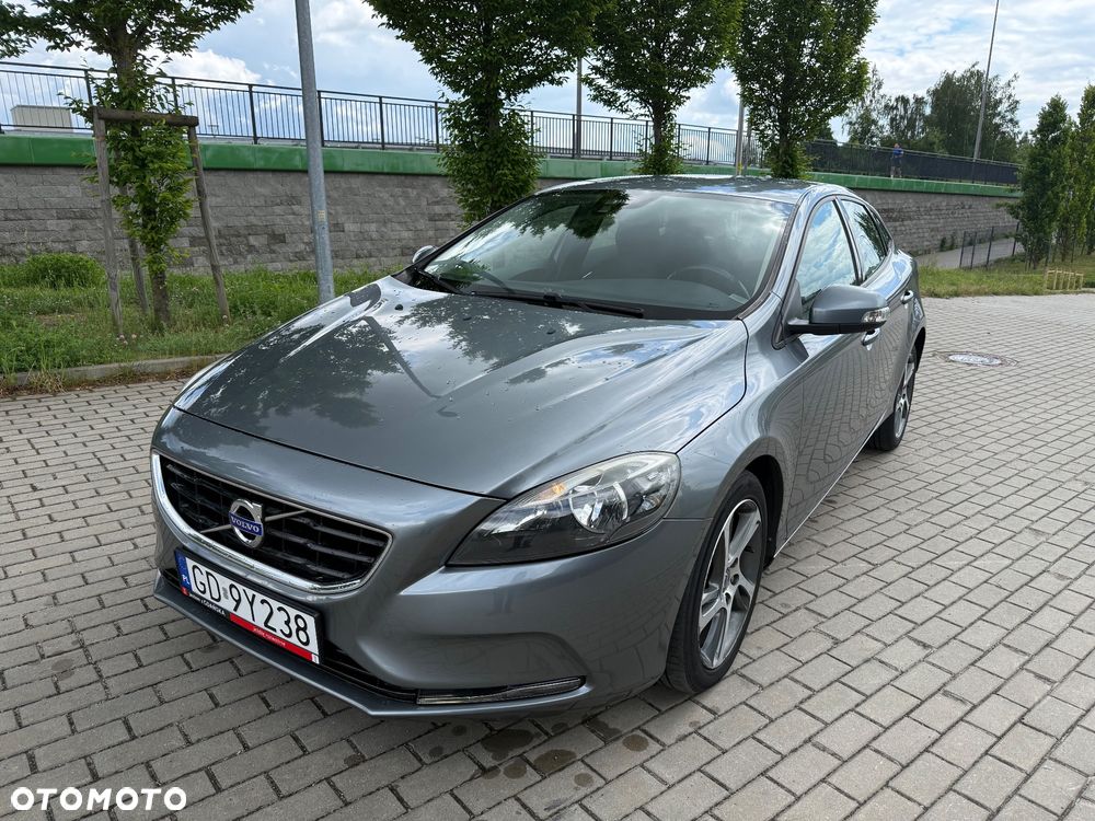 Volvo V40 D4 Momentum - 1