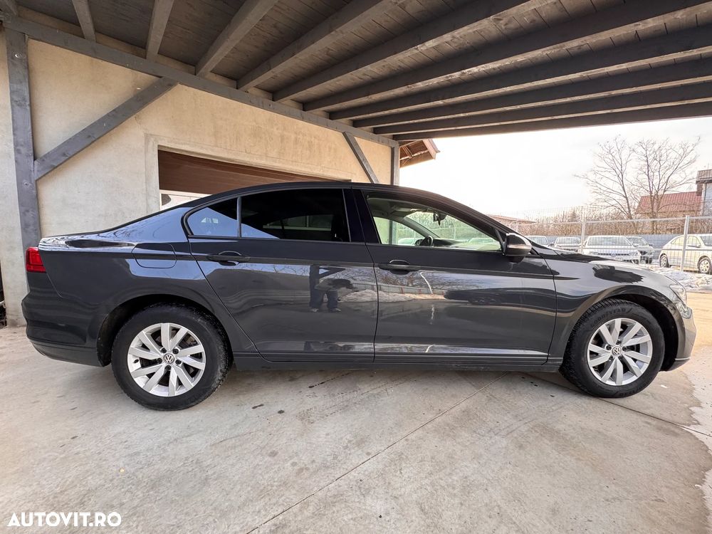Volkswagen Passat - 9