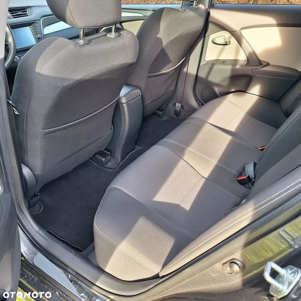 Toyota Avensis 2.0 D-4D Prestige - 22