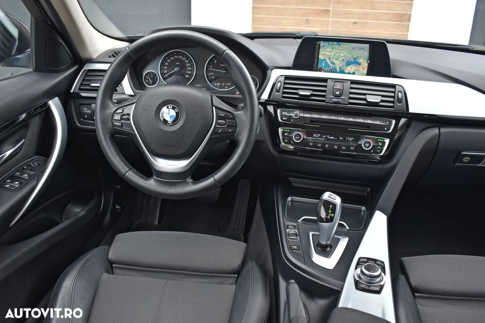 BMW Seria 3 320i Aut. Sport Line - 13